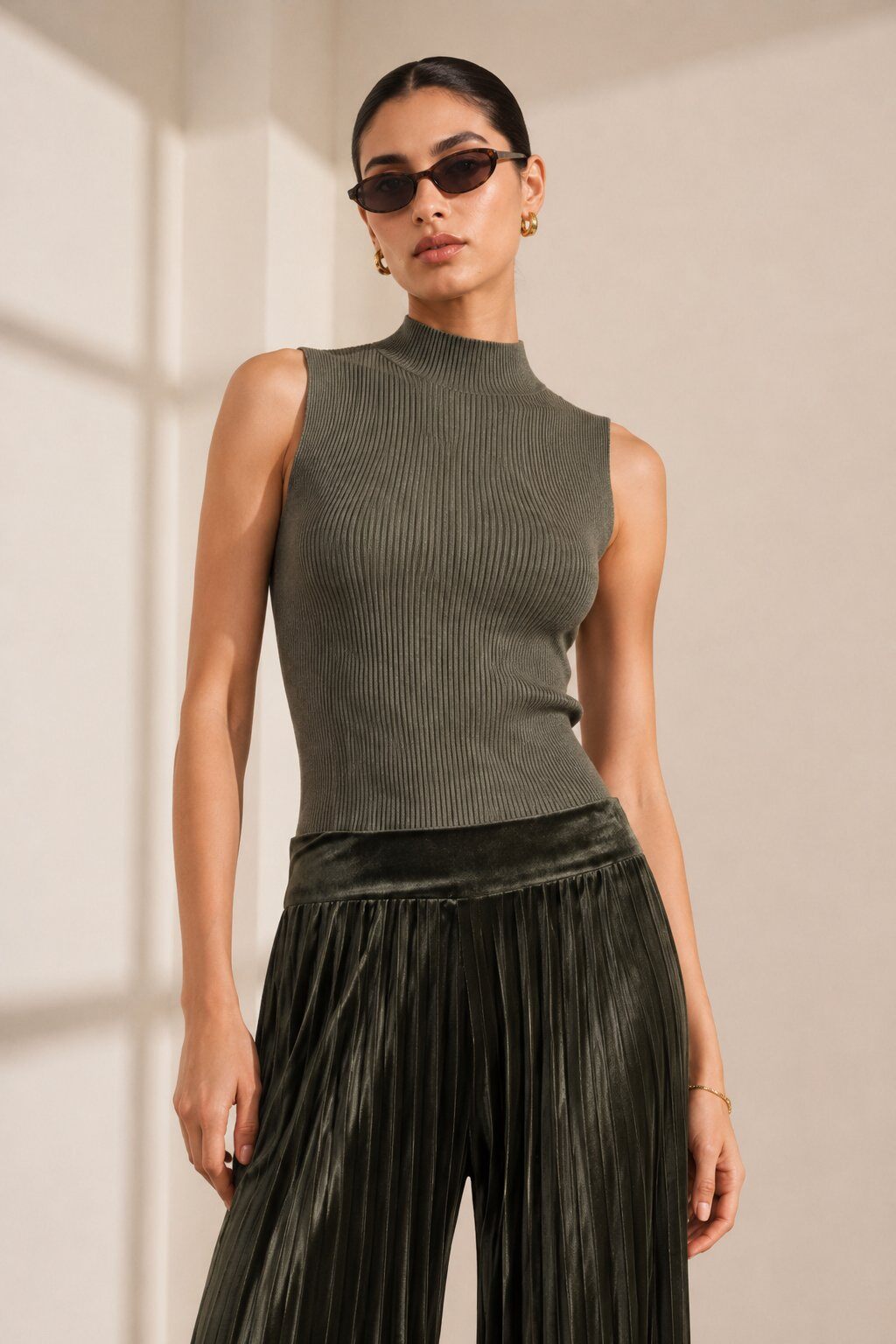 Wholesaler WAY WAY SRL - RIBBED KNIT SLEEVELESS TOP WITH TURTLENECK
