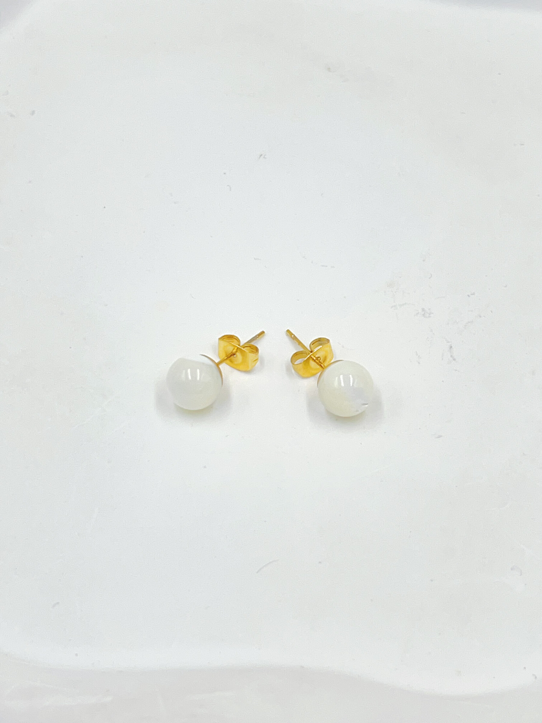 Grossiste WEC Bijoux - BOUCLE D' OREILLES EN ACIER INOXYDABLE + NACRE