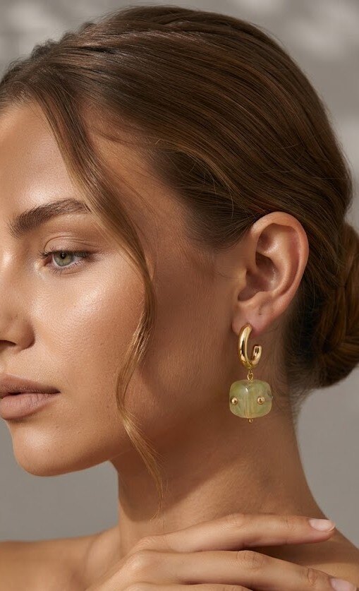 Wholesaler WEC Bijoux - Half-moon hoop earrings in stainless steel & resin dice pendants