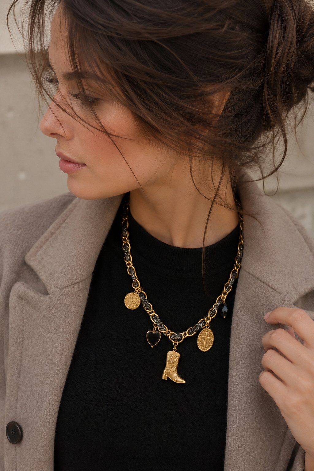 Mayorista WEC Bijoux - Collar de Cadenas Trenzadas y Charms Eclécticos — Acero Inoxidable Dorado