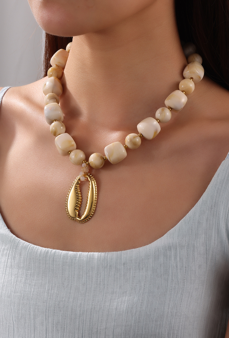 Mayorista WEC Bijoux - COLLAR DE RESINA DE ACERO INOXIDABLE CON COLGANTE DE CONCHA DORADA EN ACERO INOXIDABLE