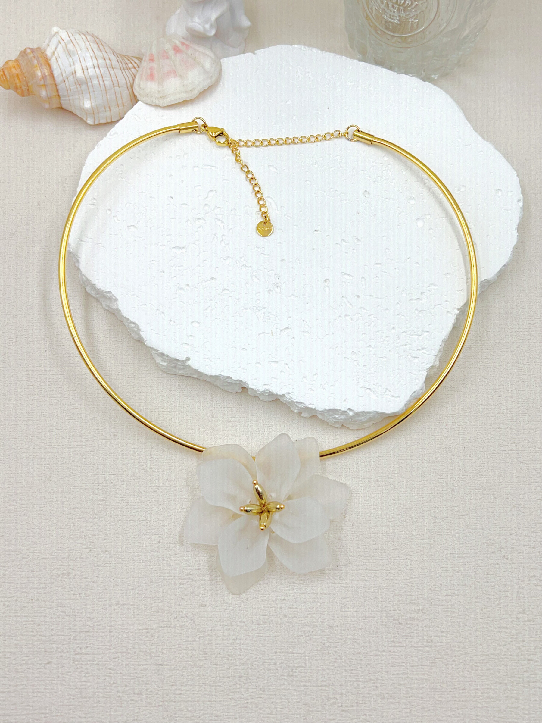 Grossiste WEC Bijoux - RAS DU COU FLEUR EN ACIER INOYDABLE