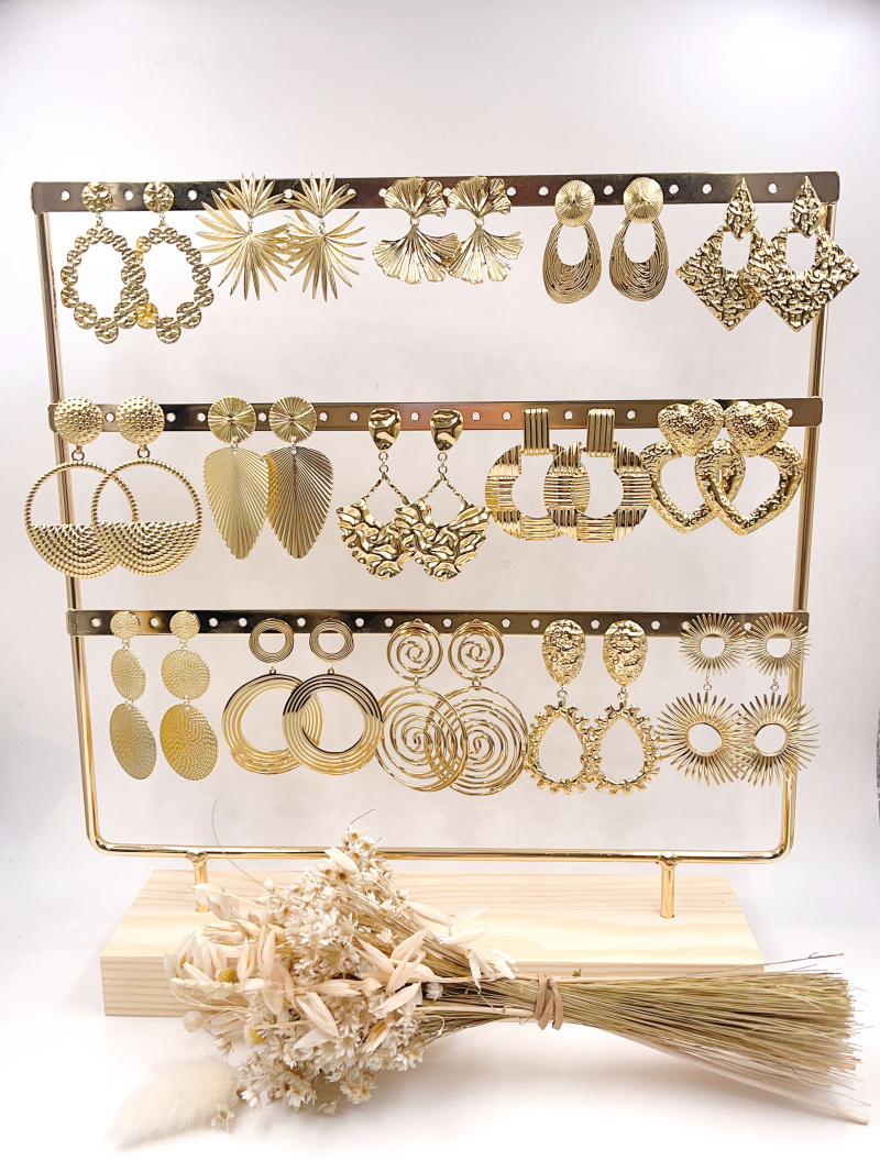 Grossiste WEC Bijoux - LOT DE 15 BOUCLES D'OREILLES EN ACIER AVEC PRESENTOIR
