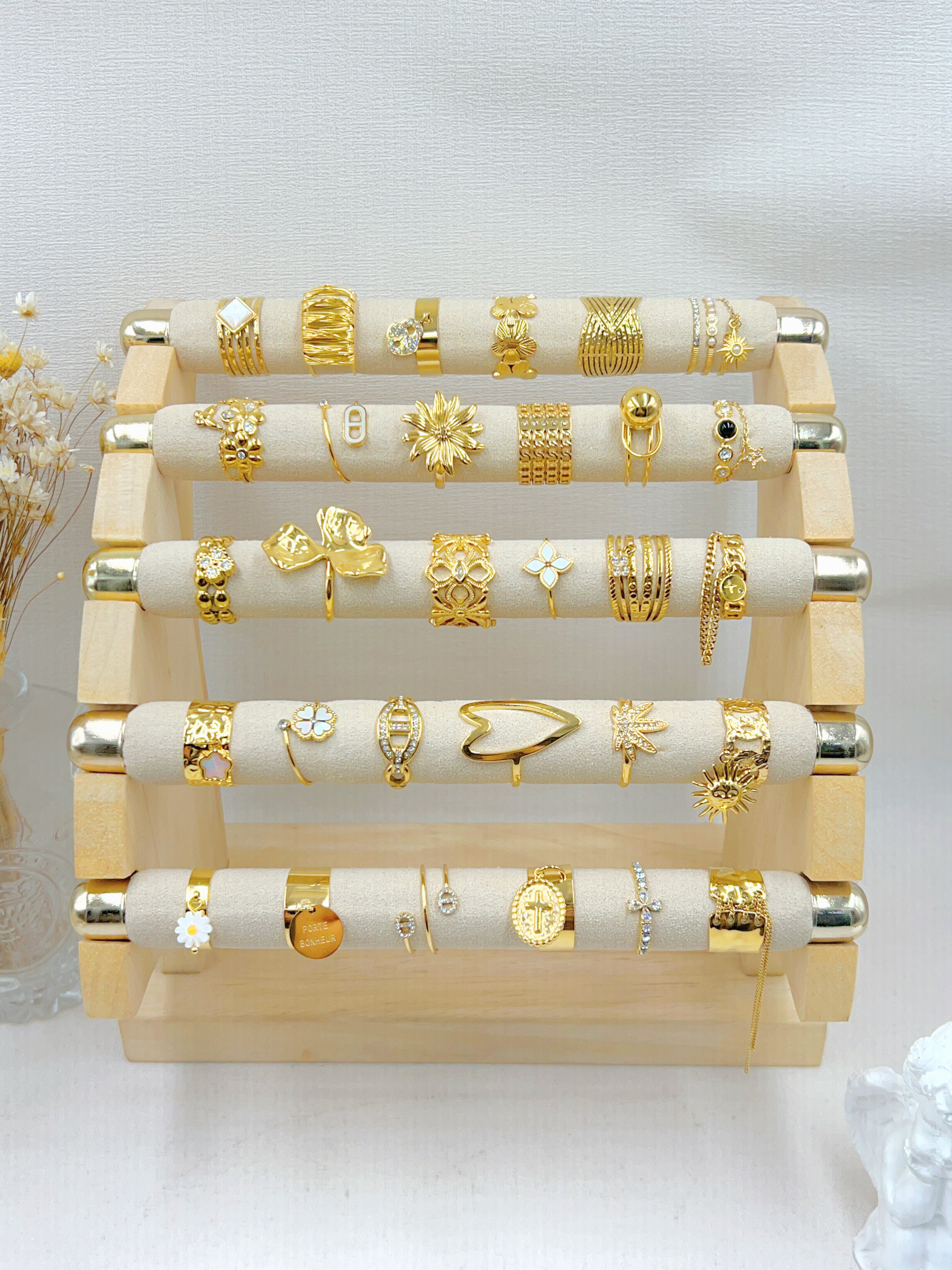 Grossiste WEC Bijoux - LOT DE 30 BAGUES EN ACIER INOXYDABLE AVEC PRESENTOIR