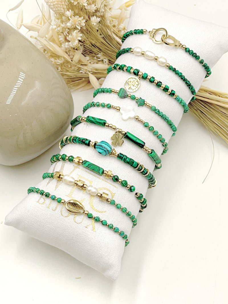 Großhändler WEC Bijoux - SET AUS 10 ELASTISCHEN STAHL- UND STEINARMBÄNDERN MIT RING