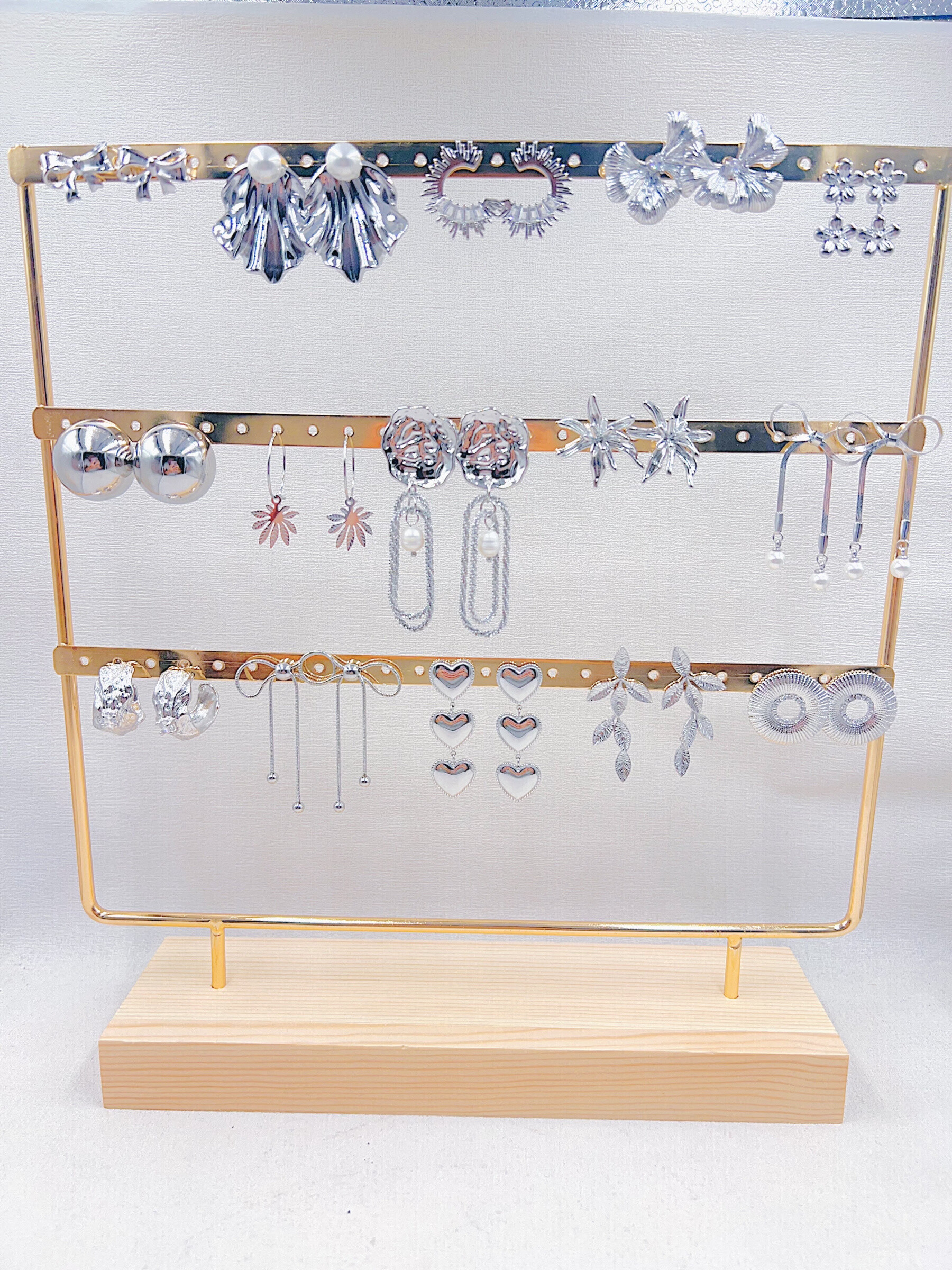 Großhändler WEC BIJOUX - SET AUS 15 OHRRINGEN AUS EDELSTAHL + DISPLAY