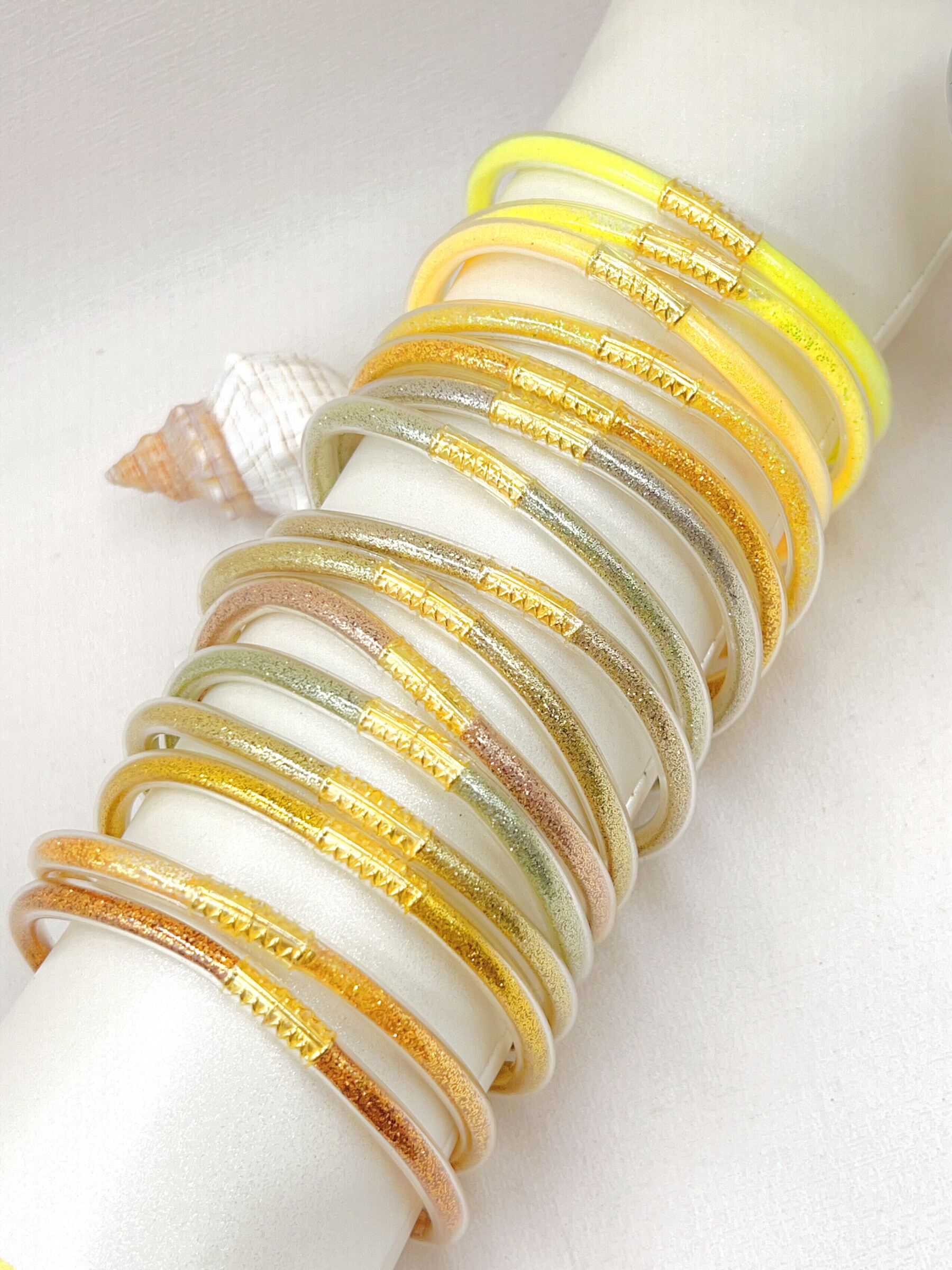Großhändler WEC Bijoux - Set von 15 Glitzerstangenarmbändern +Wurst