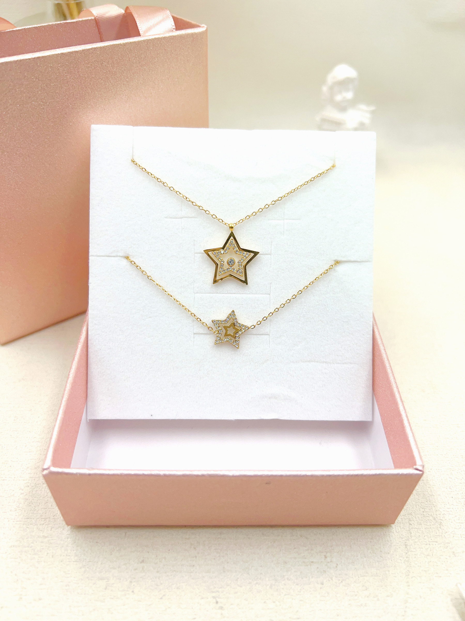 Grossiste WEC Bijoux - COFFRET PARURE (COLLIER + BRACELET) EN ACIER INOXYDABLE AVEC BOITE