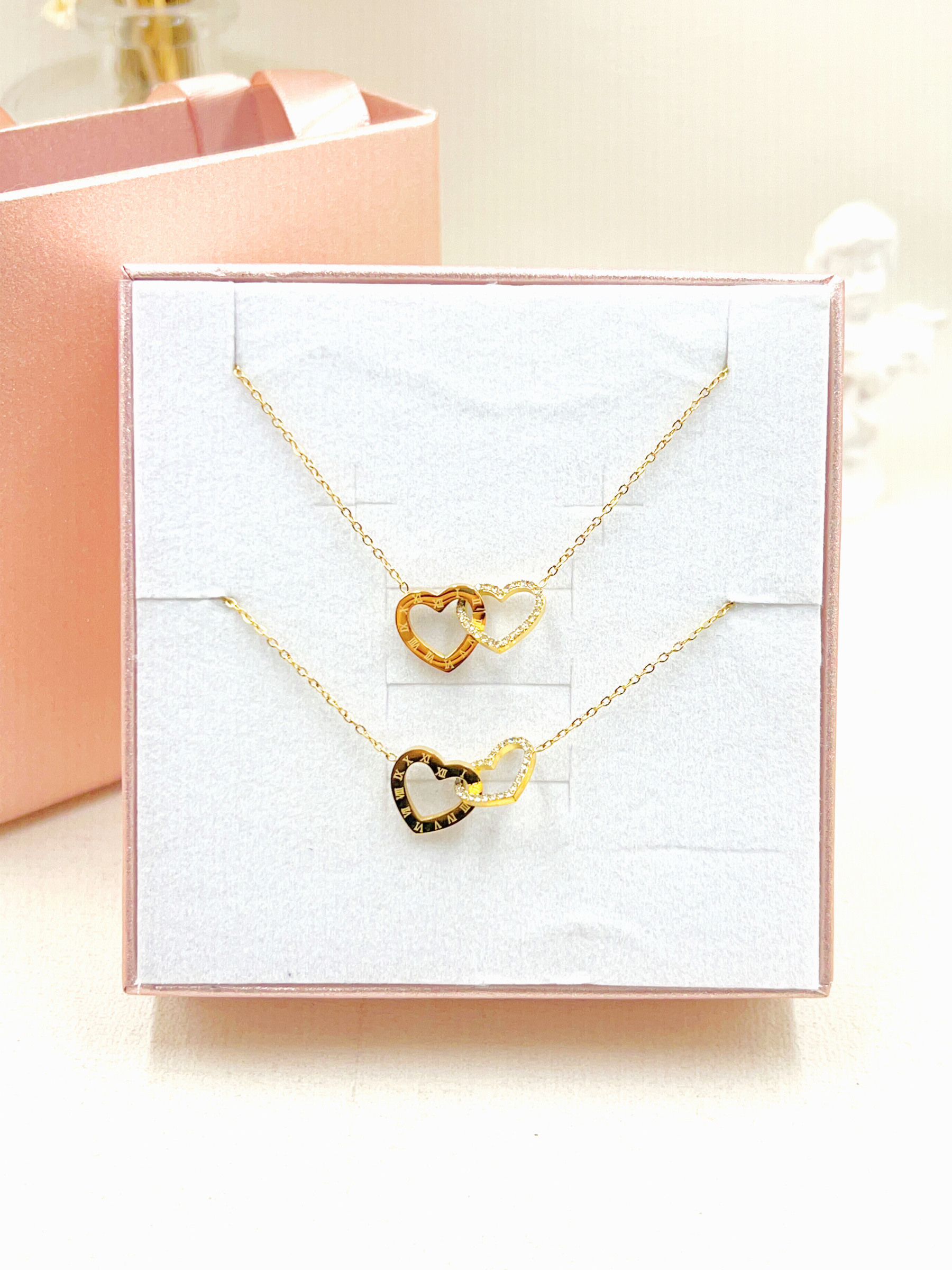 Grossiste WEC Bijoux - COFFRET PARURE (COLLIER + BRACELET) EN ACIER INOXYDABLE AVEC BOITE