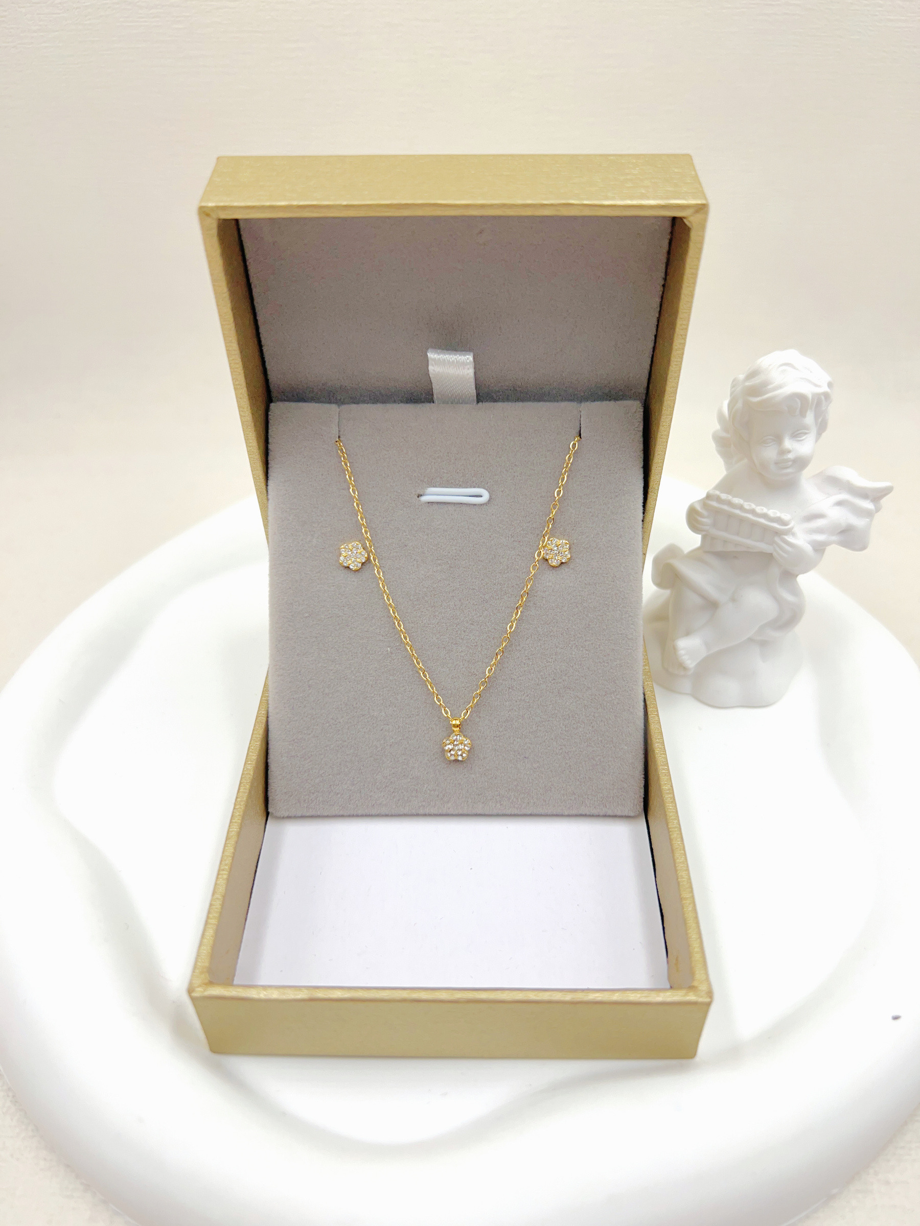 Grossiste WEC Bijoux - COFFRET PARURE (COLLIER + BOUCLE D'OREILLES) EN ACIER INOXYDABLE AVEC BOITE
