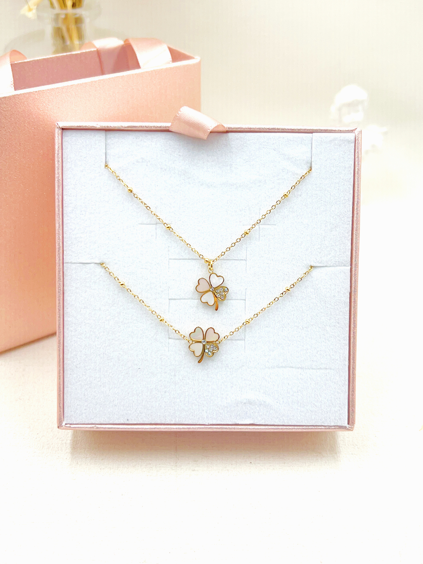 Grossiste WEC Bijoux - COFFRET PARURE (COLLIER + BRACELET) EN ACIER INOXYDABLE AVEC BOITE