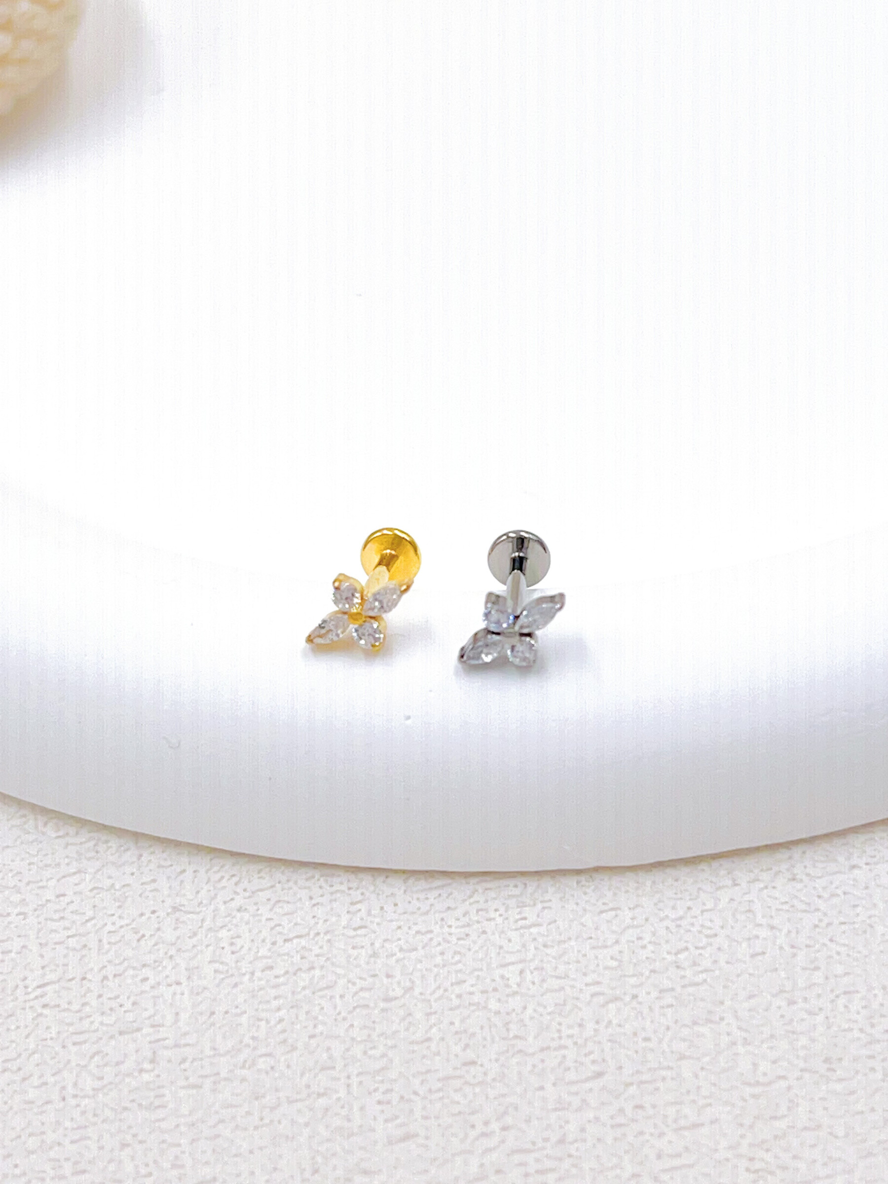 Großhändler WEC Bijoux - PIERCING AUS TITAN UND ZIRKON