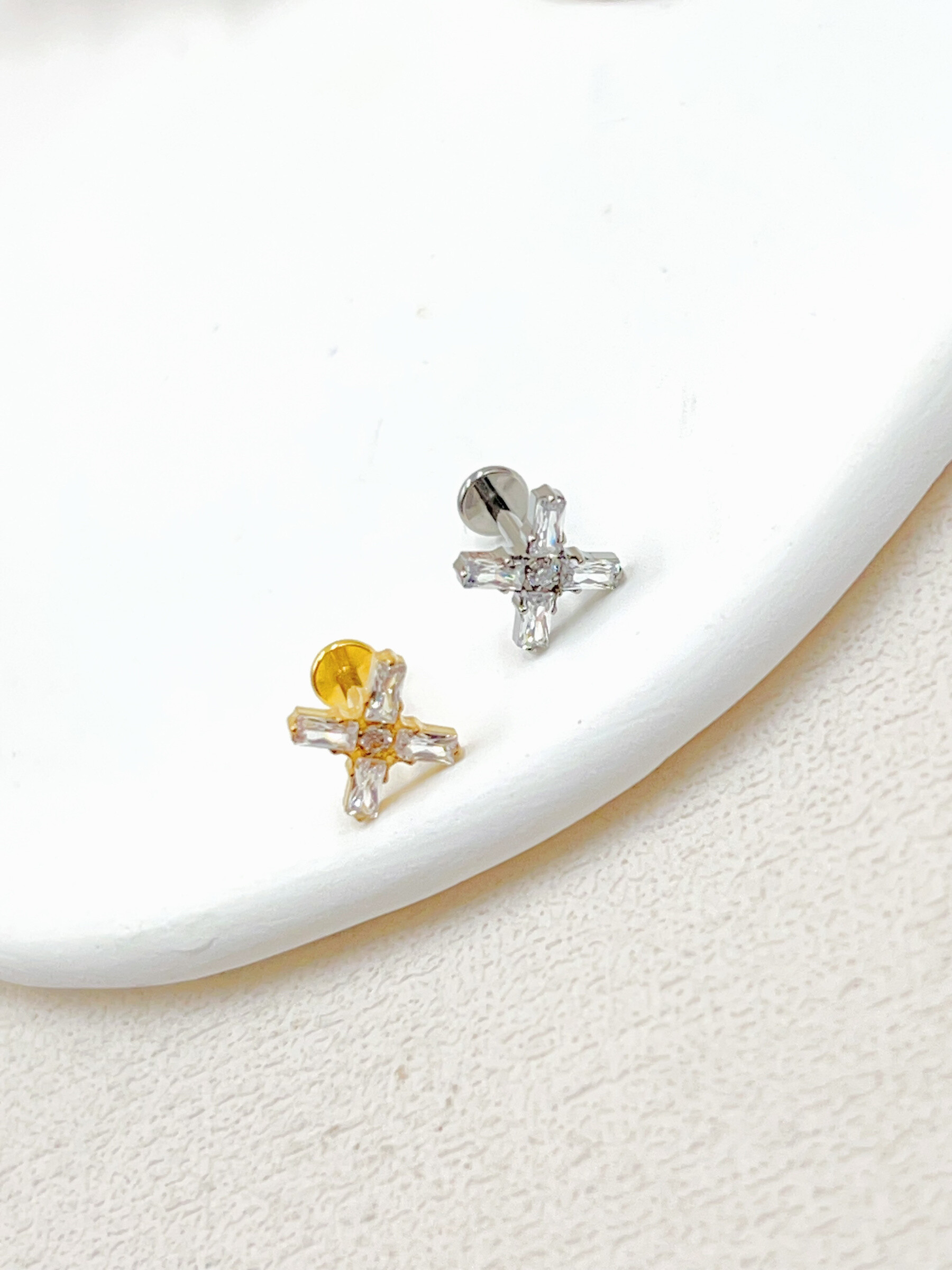 Grossista WEC Bijoux - Piercing in titanio, zirconio
