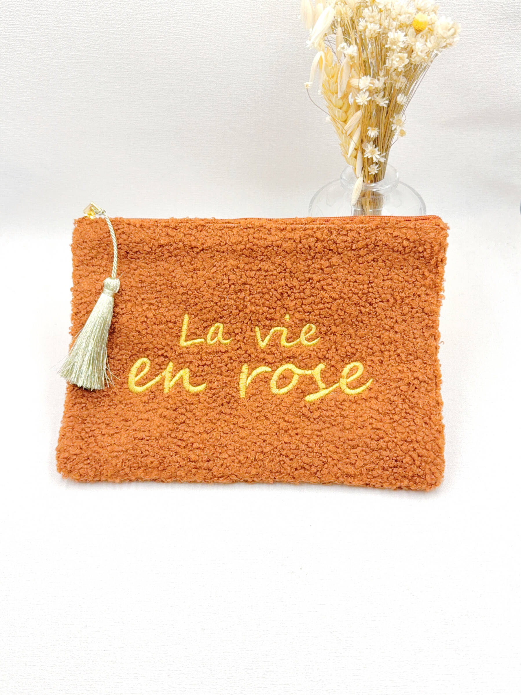 Grossista WEC BIJOUX - POCHETTE "LA VIE EN ROSE " 21 X 16 cm