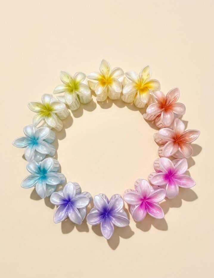 Grossiste WEC - Lot de 12 Pince à Cheveux Fleur de Frangipanier – L'Éclat Tropical dans vos Cheveux