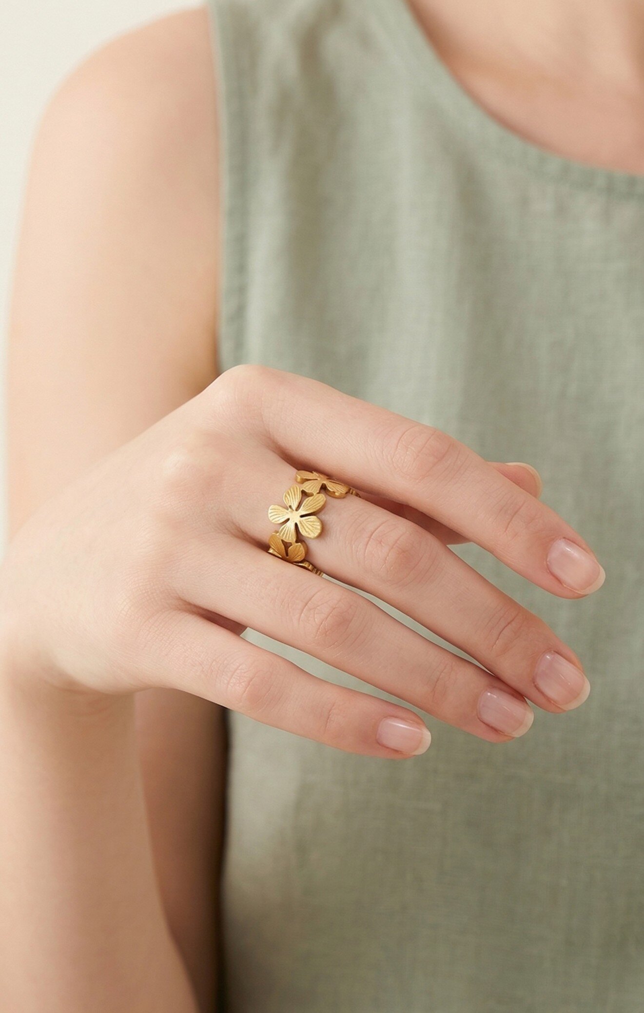 Grossiste WEC Bijoux - Bague Flora — Éclat Floral en Acier inoxydable Doré