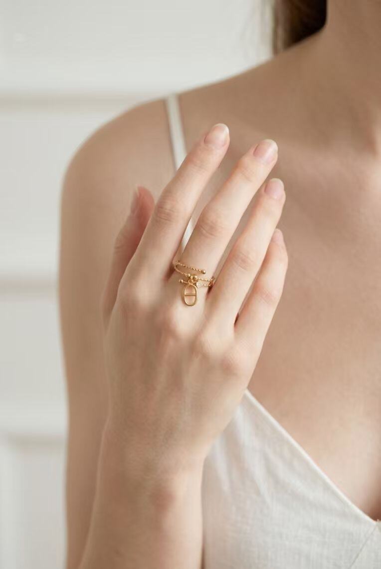 Grossiste WEC Bijoux - Bague Ajustable en Acier inoxydable Doré – Charme Étriers