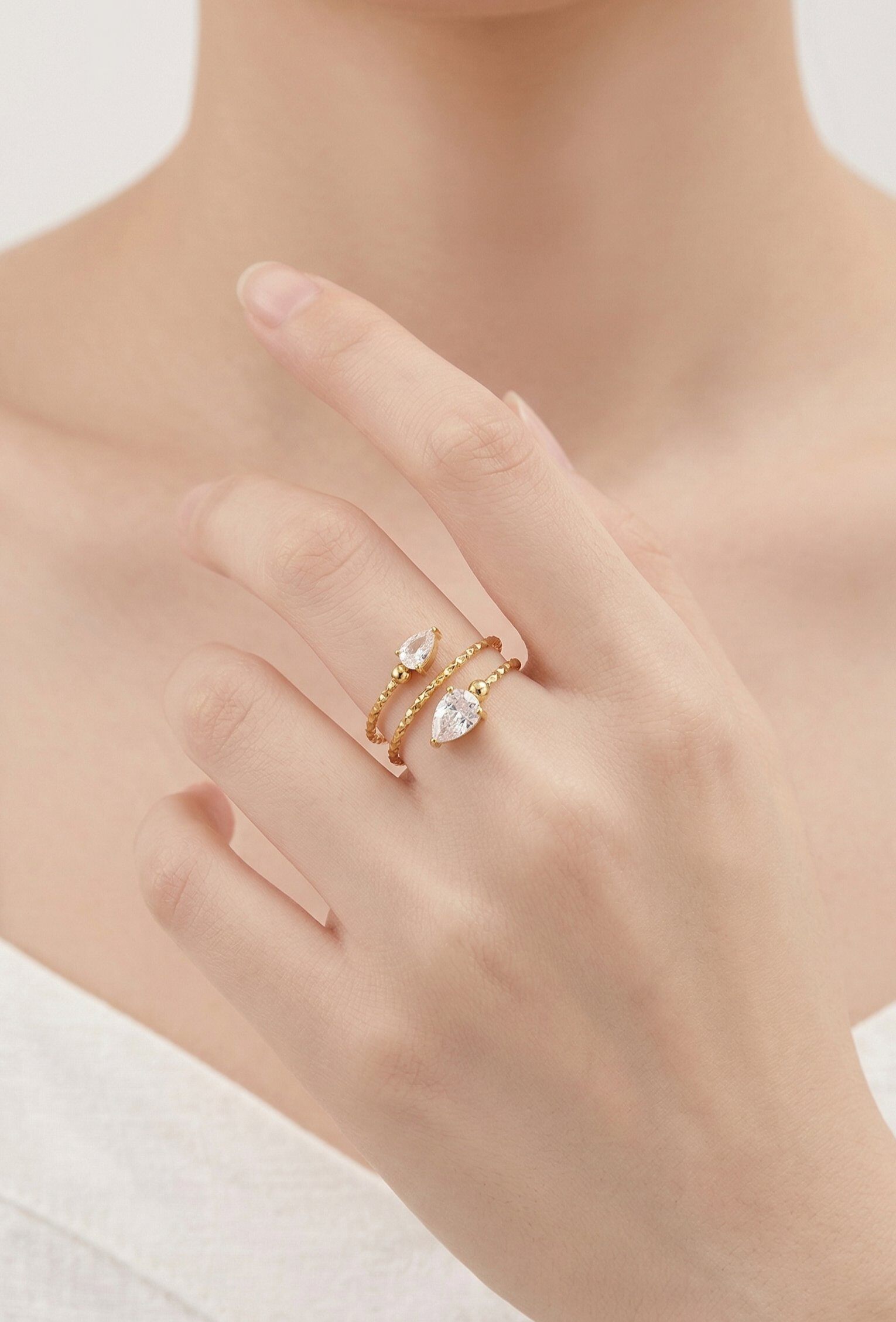 Grossiste WEC Bijoux - Bague Double Anneau Éclat Stellaire – Acier Inoxydable Doré