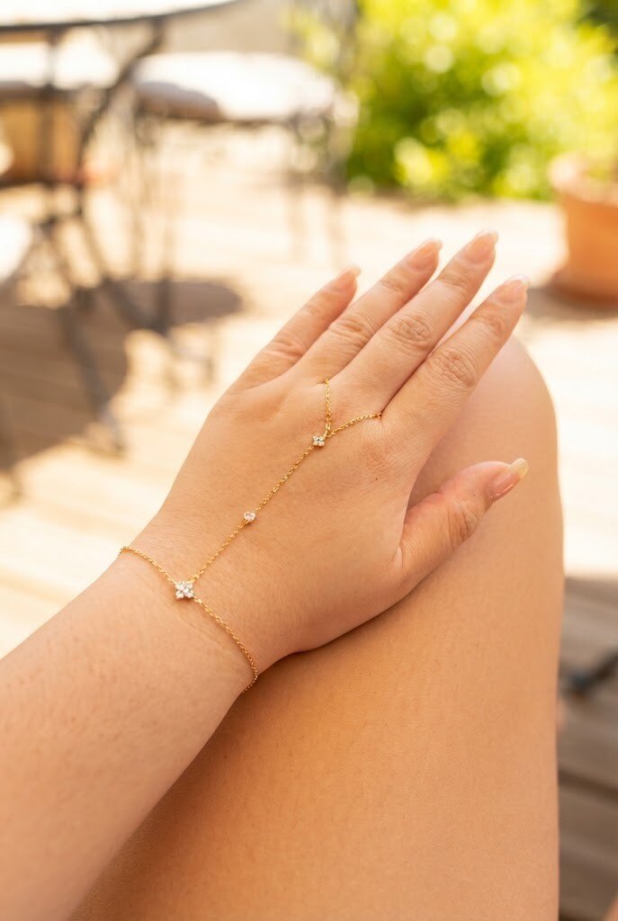 Grossista WEC Bijoux - Bracciale-Anello Floreale in Acciaio Inossidabile