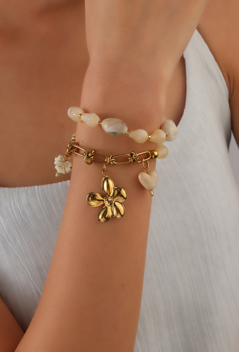 Grossiste WEC Bijoux - Bracelet Duo Bohème-Chic en acier inoxydable– Fleurs et Cœur Nacrés