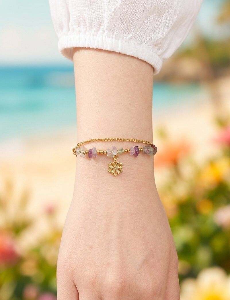 Grossiste WEC - Bracelet Multirang en Acier Doré : Éclat Floral et Pierres Naturelles