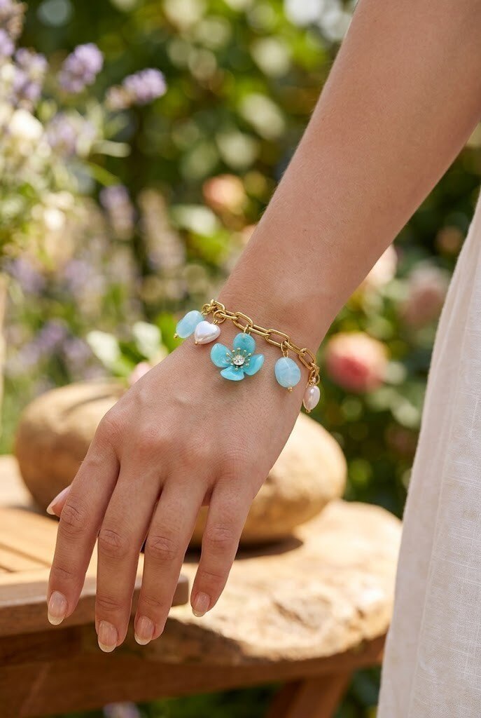 Grossiste WEC - Bracelet Charm's Éclat Floral en Acier Inoxydable
