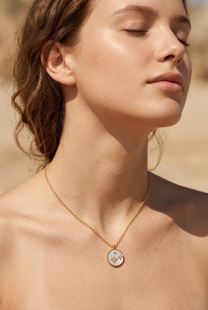 Mayorista WEC - Collar Medallón Estrellas Celestiales – Acero Inoxidable