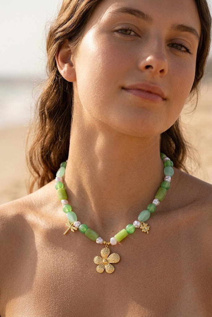 Grossiste WEC - Collier Choker « Flower Power » en Acier Inoxydable & Perles Vertes
