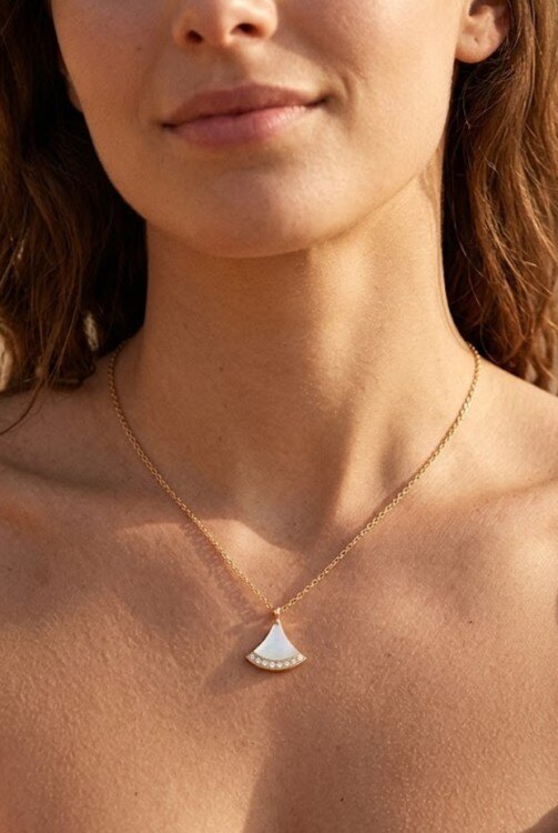 Grossiste WEC - Collier Diva en Acier Inoxydable – Élégance Géométrique et Éclat Intemporel