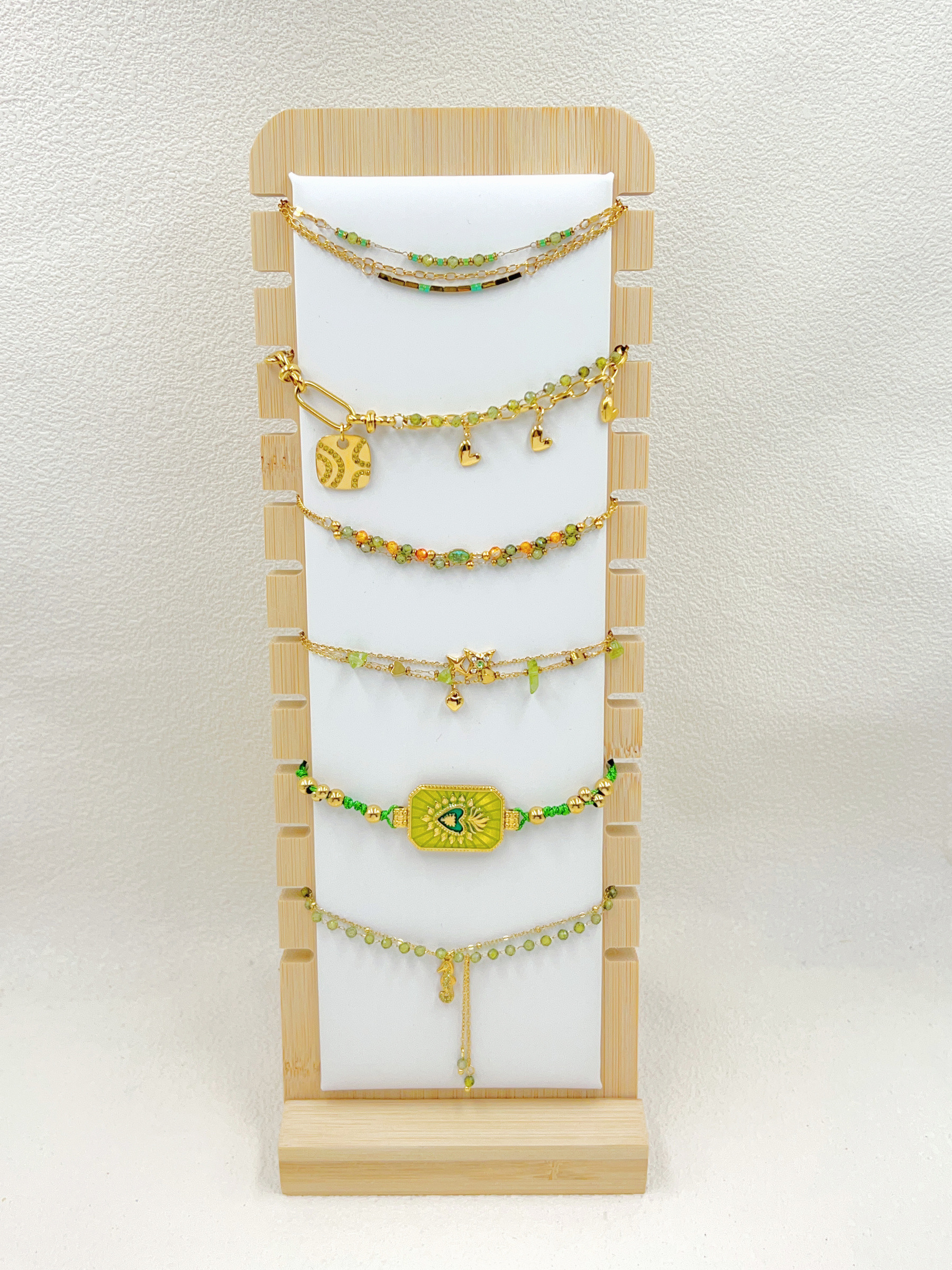 Grossiste WEC - Lot de 6 Bracelets en Acier Inoxydable + Présentoir
