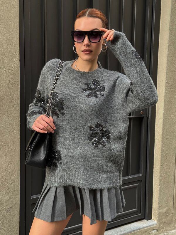 Wholesaler WEILCO - SWEATER WITH SEQUIN FLOWER