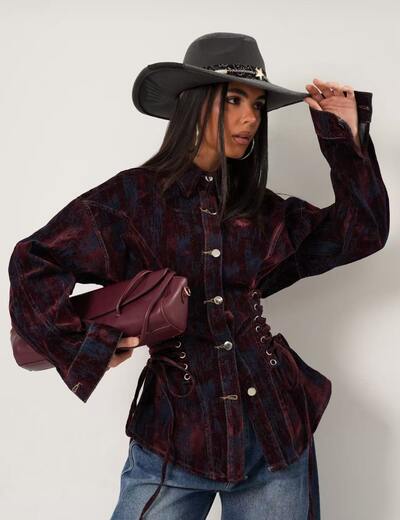 Grossiste WEILCO - VESTE AVEC LACETS LATÉRAUX, TISSU EN DENIM VELOUTÉ Grossiste WEILCO - VESTE AVEC LACETS LATÉRAUX, TISSU EN DENIM VELOUTÉ