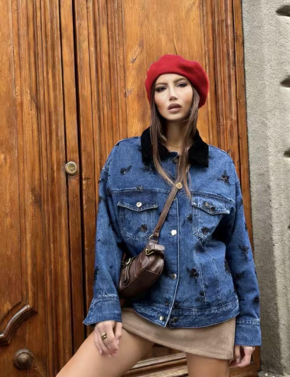Wholesaler WEILCO - Spring denim jacket with velvet collar and sequin embroidery