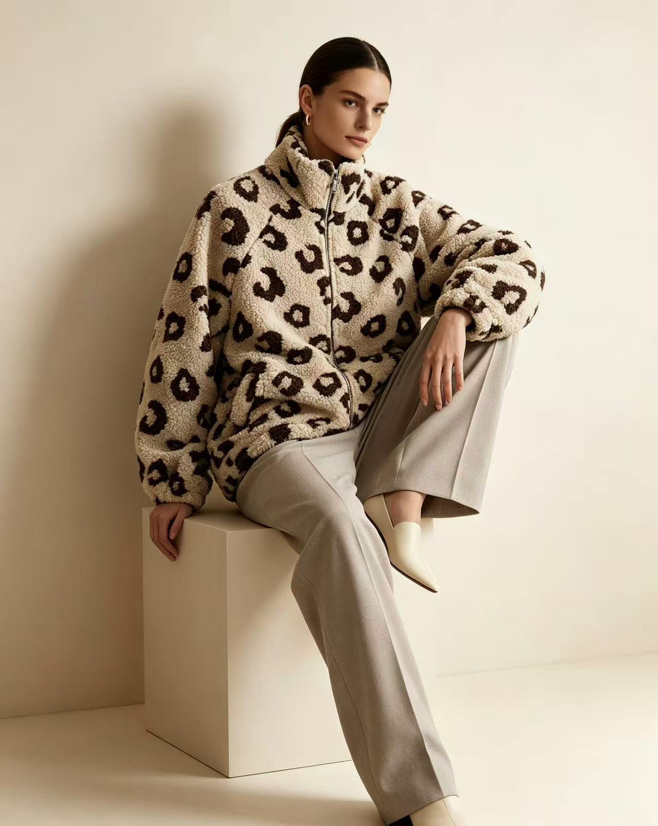 Wholesaler WESTEENE ITALY - Leopard Sherpa Jacket - Cozy Comfort for Fall