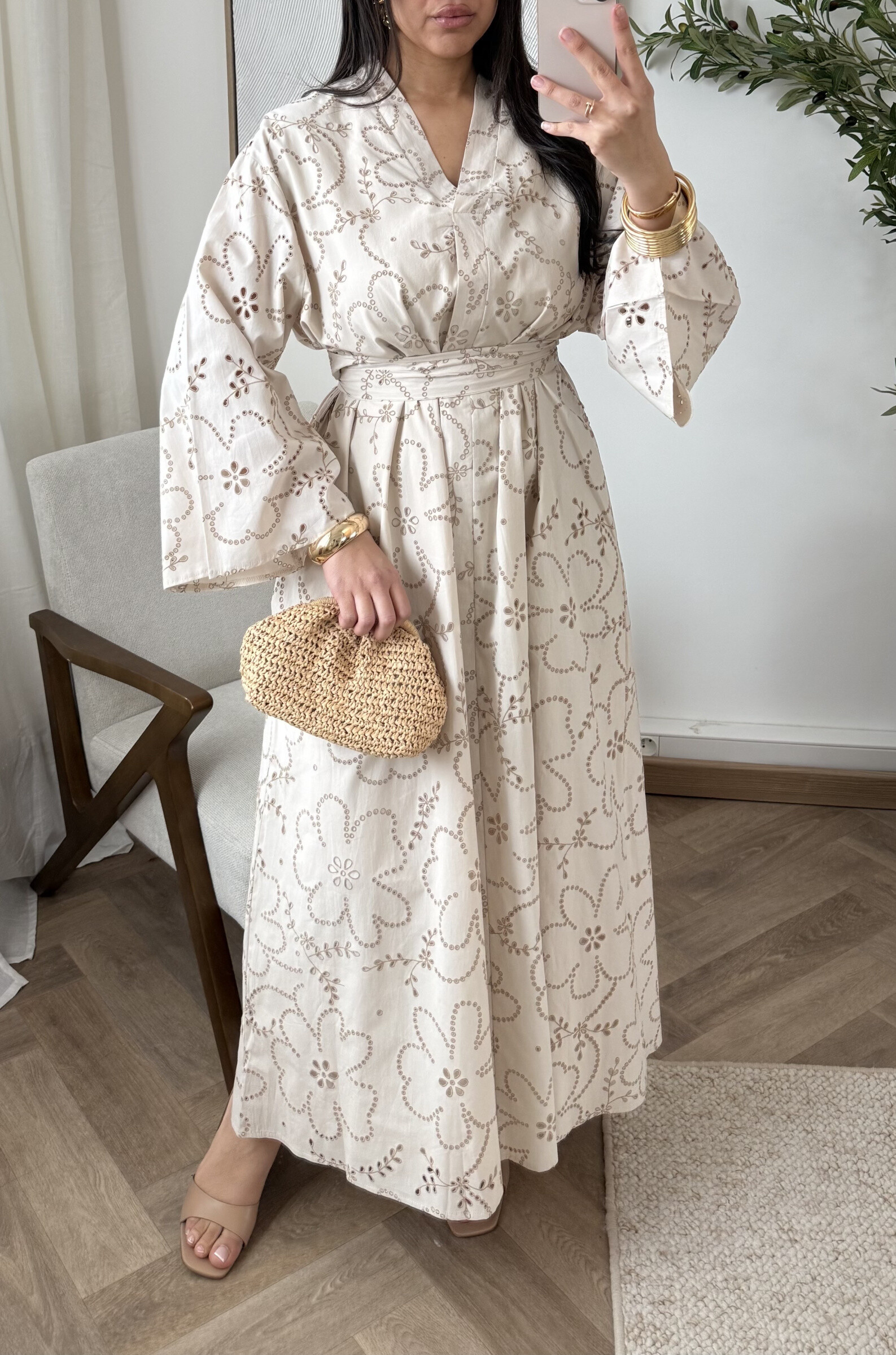 Großhändler White Icy - Florale gedruckte englische Stickkleid