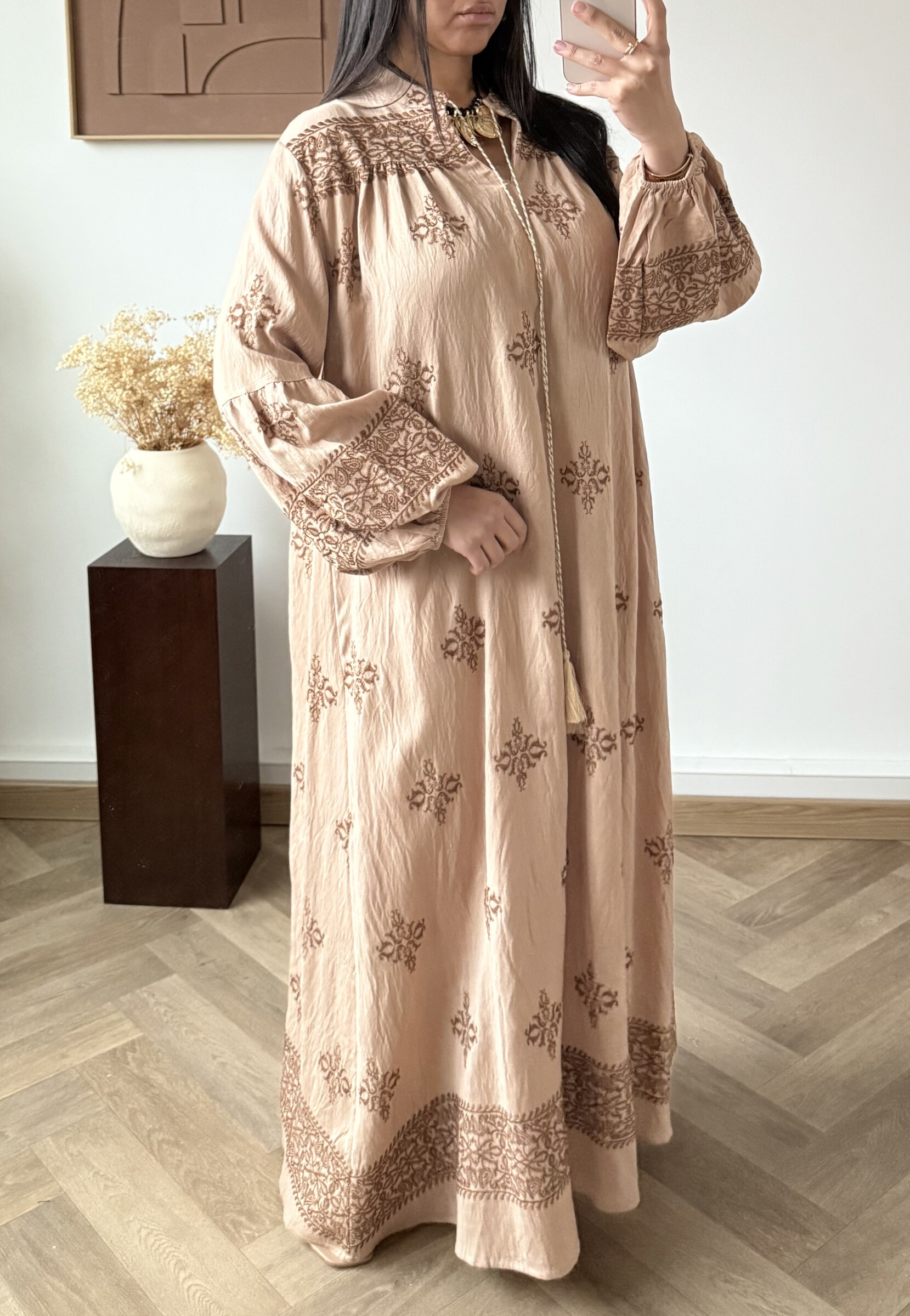 Mayorista White Icy - Vestido bordado oriental