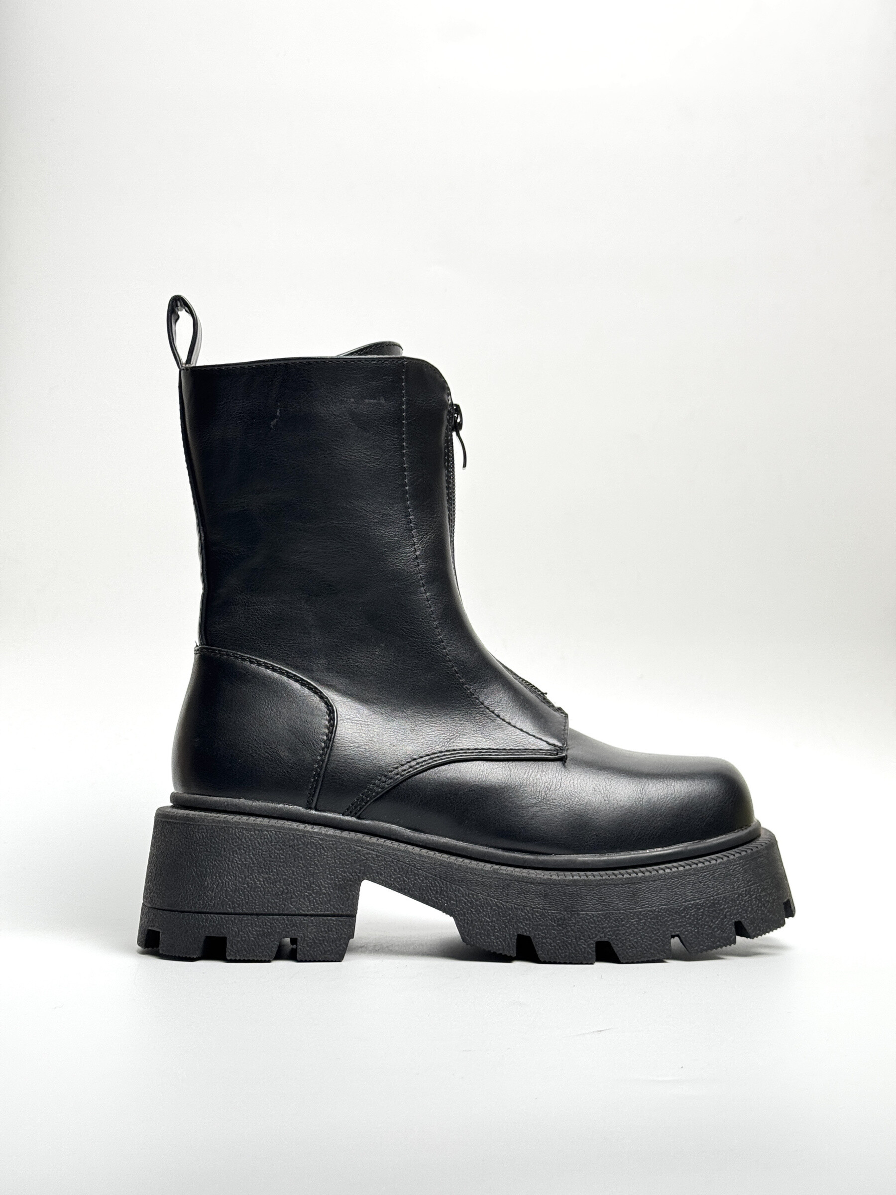 Wholesaler WILADY - Elegant, comfortable boots