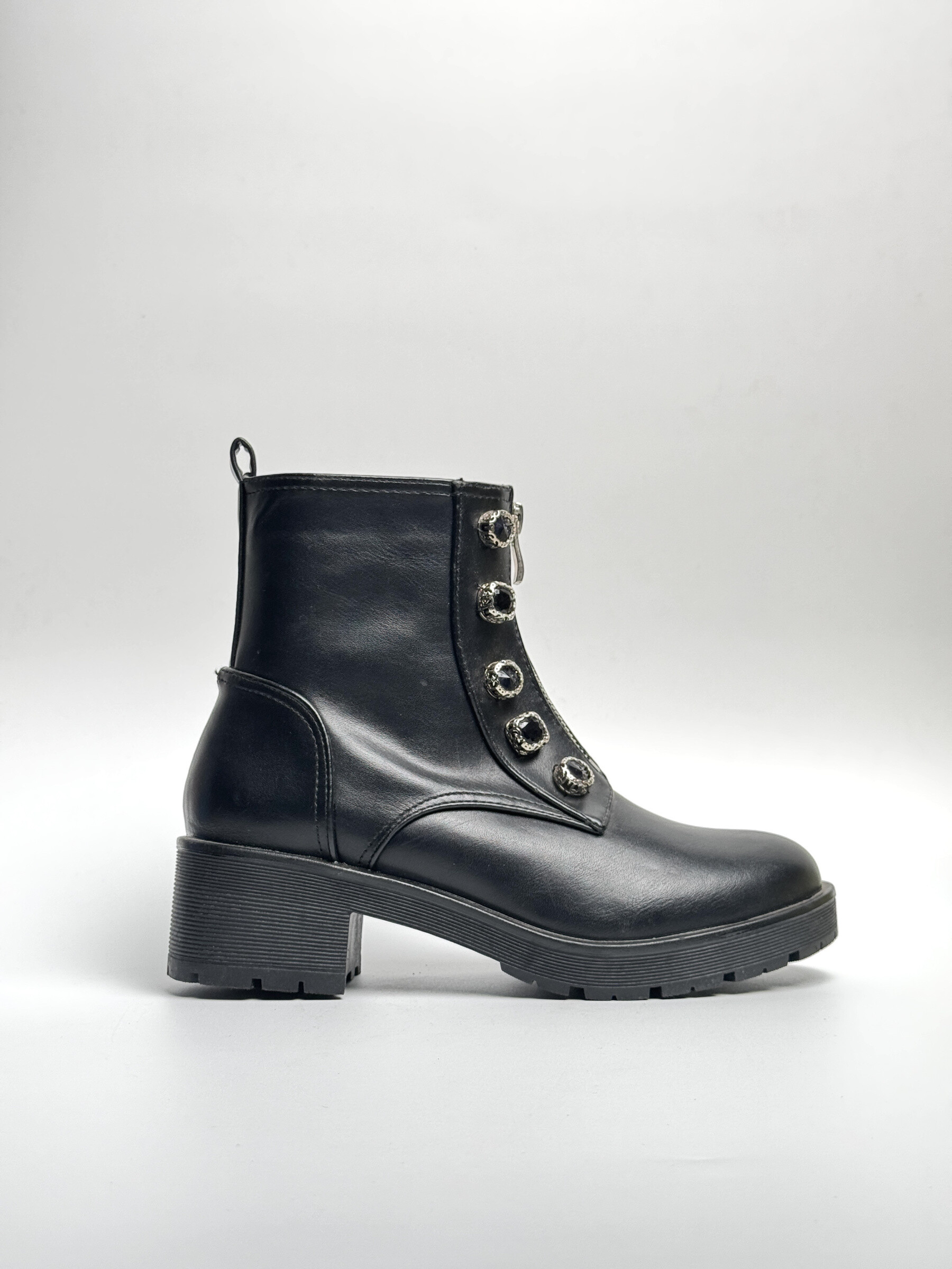 Wholesaler WILADY - Elegant, comfortable boots