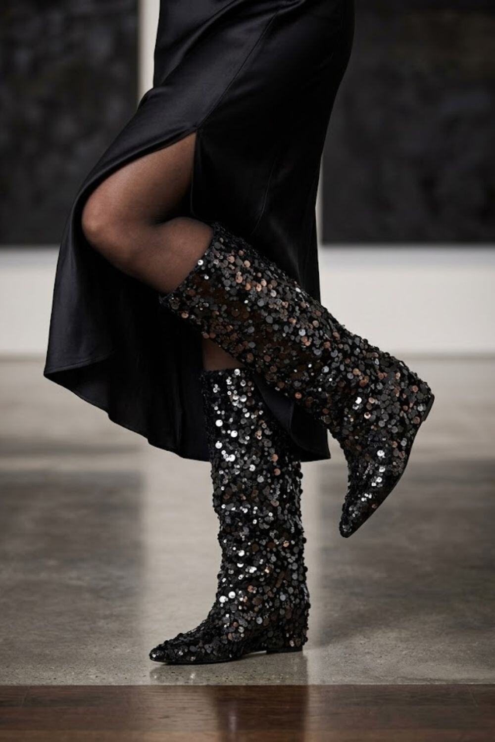 Wholesaler WILADY - High sequin boots with folded shaft