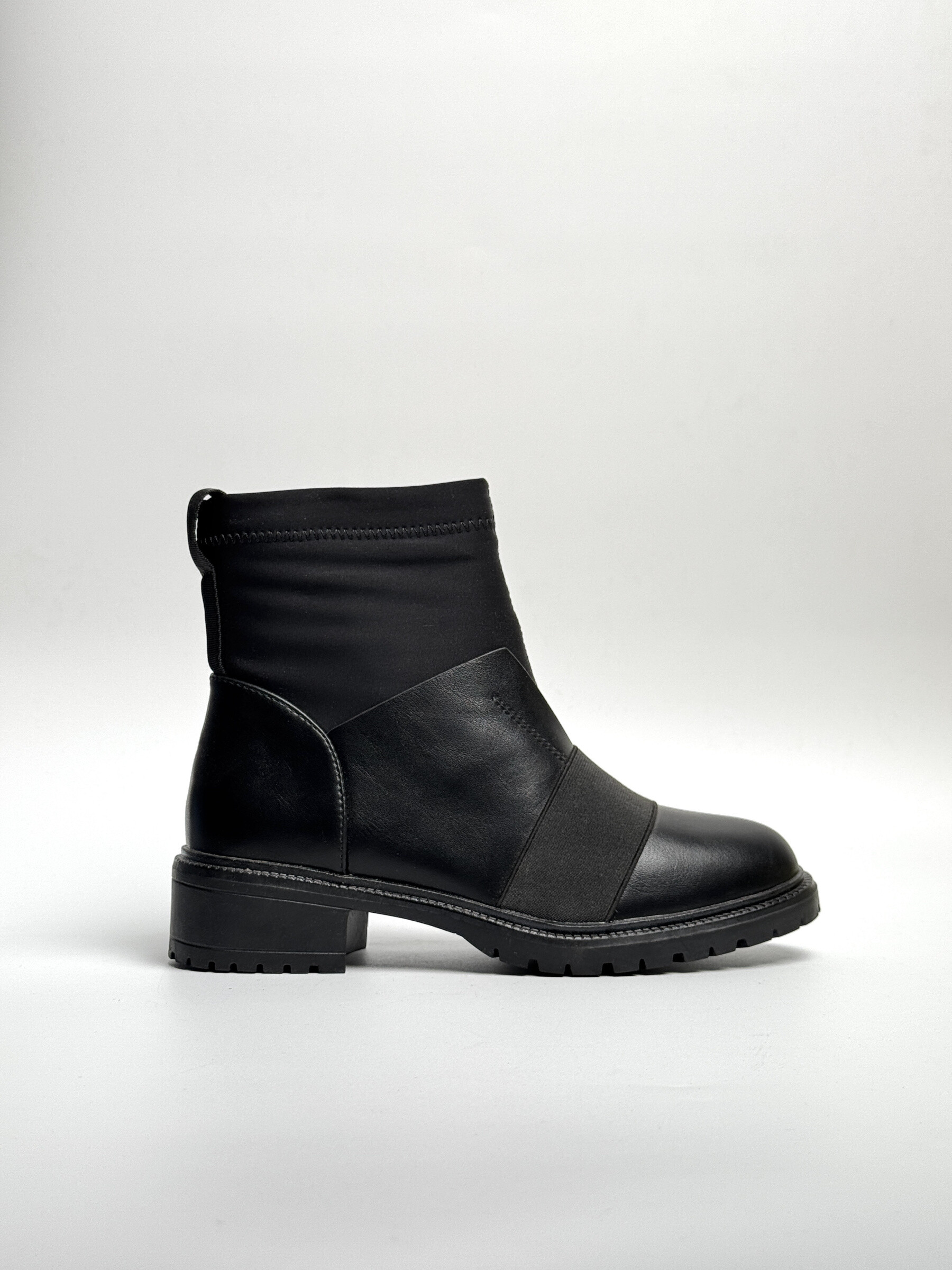 Wholesaler WILADY - Elegant, comfortable boots