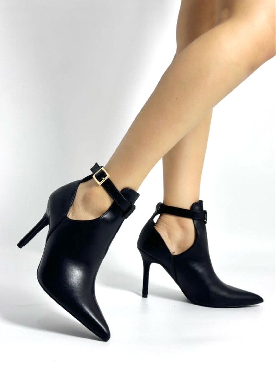 Wholesaler WILADY - Elegant and comfortable pumps