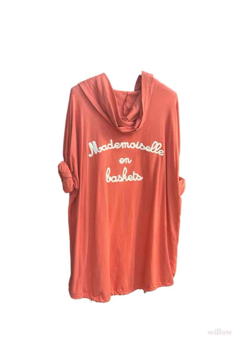 Großhändler Willow - Strickjacke „Mademoiselle im Basketball“.