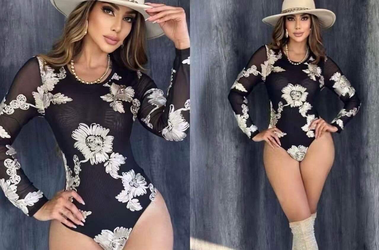 Body élégant brodé de fleurs, manches longues en tulle, idéal pour les soirées d'hiver, fabriqué en Italie, polyester et élasthanne.