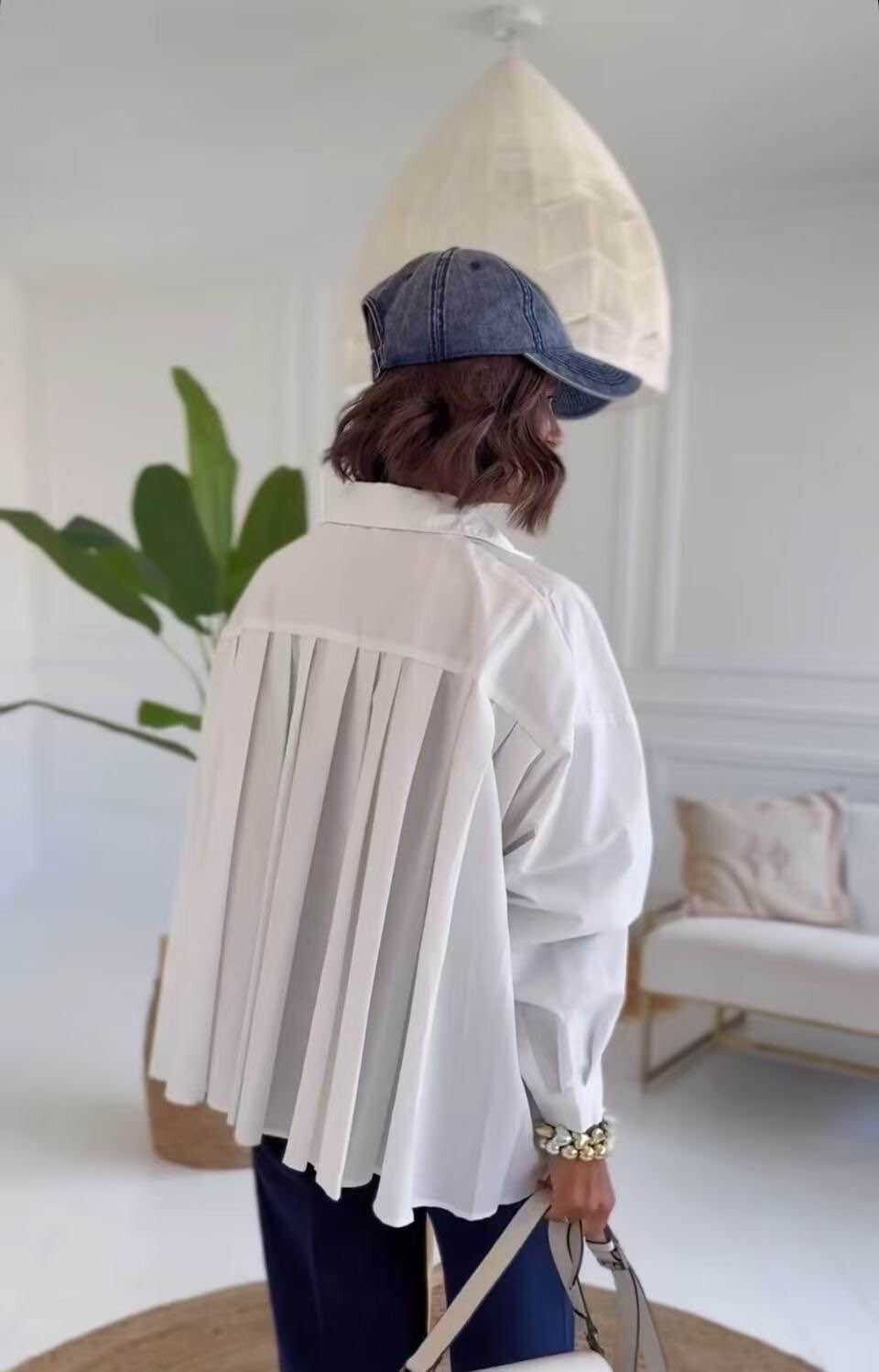 Grossiste Willy Z - Chemise plissée dans le dos