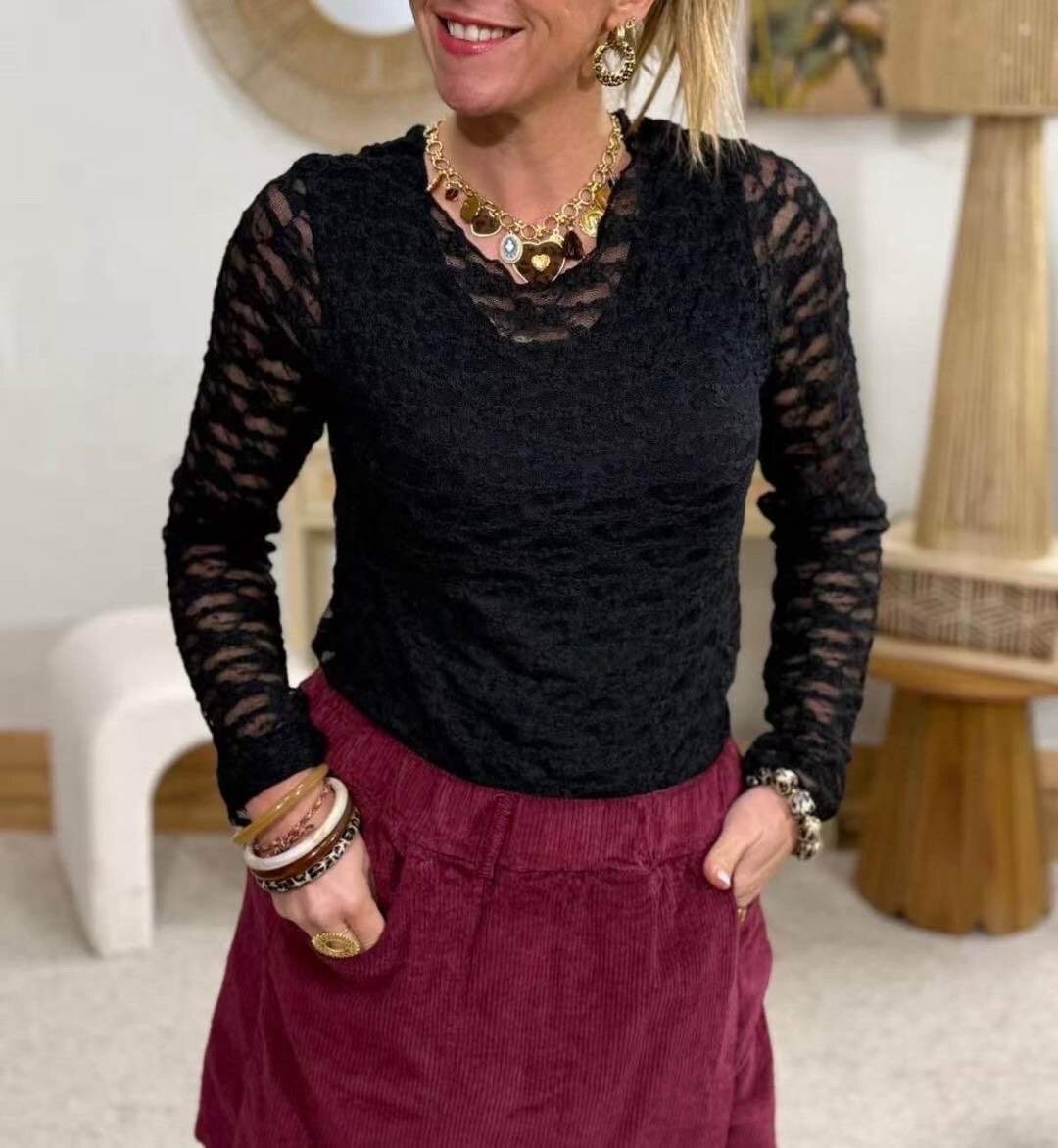 Top manche longue en dentelle italienne, 97% polyester, 3% élasthanne, parfait pour l'automne 2025.