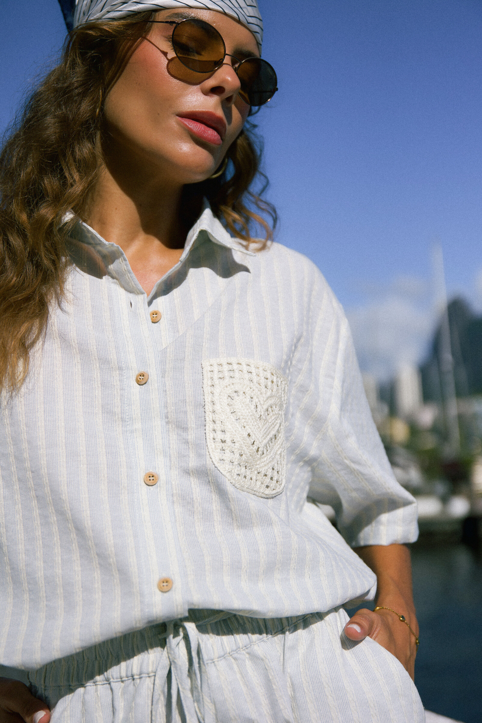 Grossiste WIYA SRL - Chemise de demi-manche avec poche au crochet