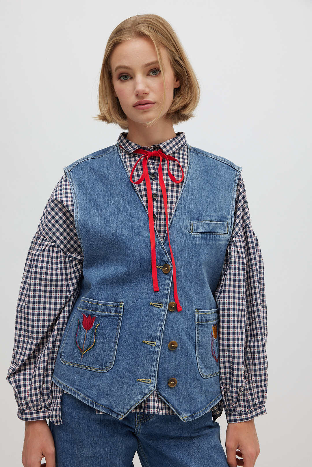 Wholesaler WIYA SRL - Denim Vest with Floral Embroidery