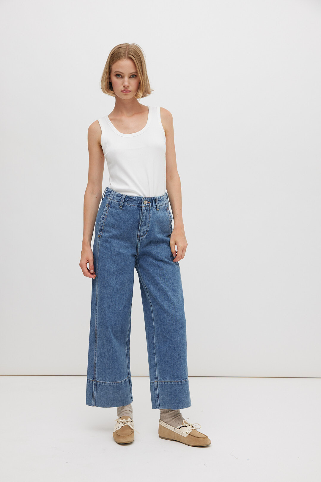 Wholesaler WIYA SRL - Straight Leg Jeans with Bottom Detail