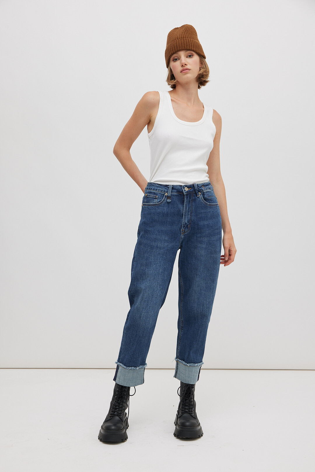 Wholesaler WIYA SRL - Boyfriend fit jeans with cuff