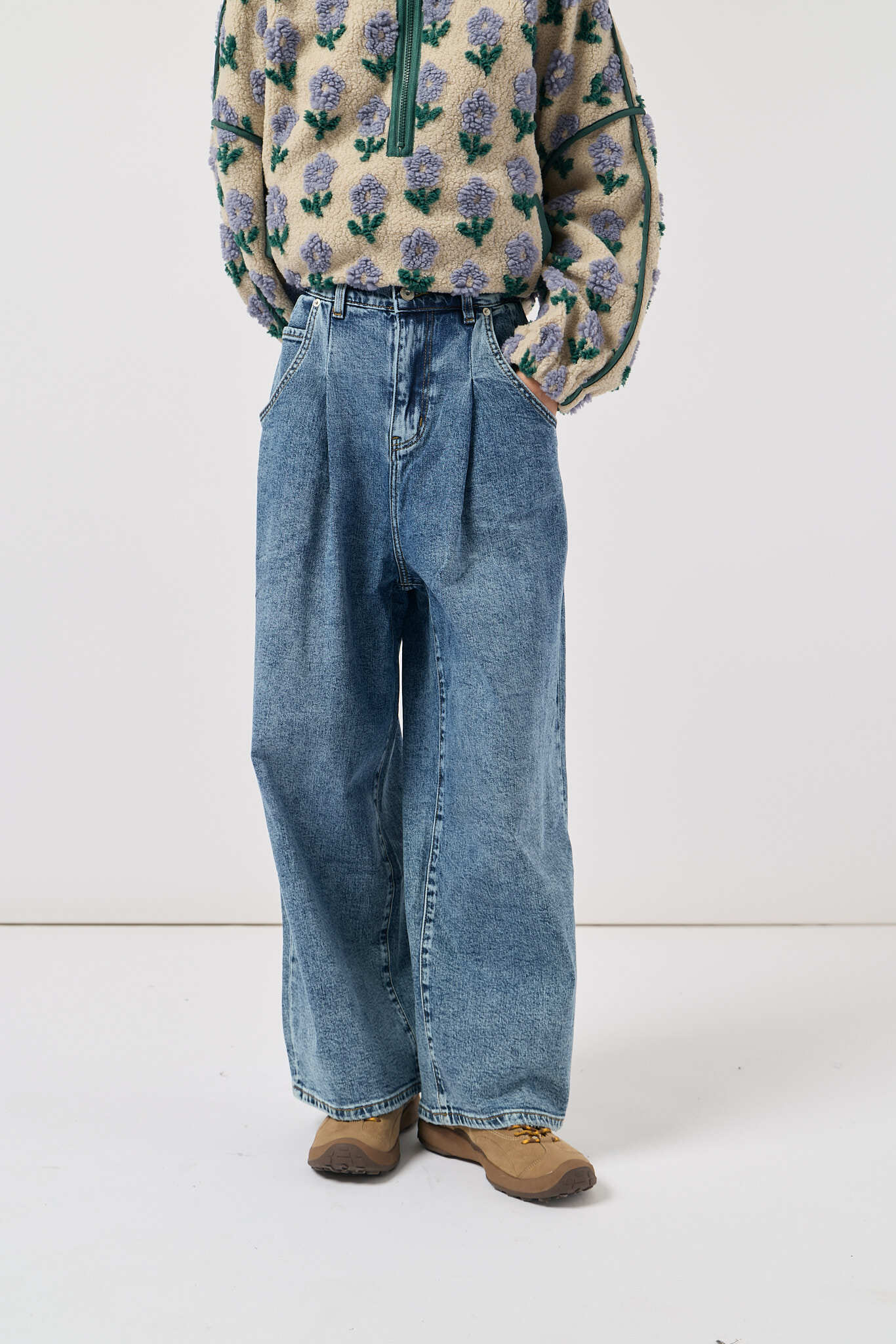 Wholesaler WIYA SRL - WIDE LEG JEANS
